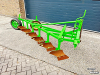 Ploughs  Stoppelploeg 6 schaar