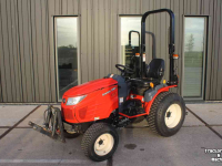 Horticultural Tractors Branson 2505H hydrostaat compacttrekker tuinbouwtractor gazonbanden