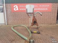 Irrigation pump  Waterpomp met slangen en sproeiers