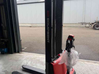 Reach-truck EP Equipment Elektrische Stapelaar