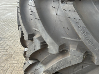 Wheels, Tyres, Rims & Dual spacers  Michelin 400/70R20 XMCL op 8 gats velg NIEUW