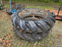 Wheels, Tyres, Rims & Dual spacers Vredestein 13.6x38 dubbellucht