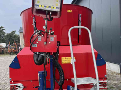 Vertical feed mixer Siloking TrailedLine Classic Compact 8