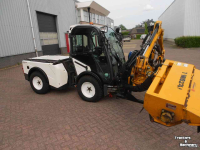 Tool carrier Multihog CX 75 werktuigdrager met Mc Connel arm klepelbak