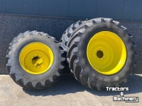Wheels, Tyres, Rims & Dual spacers BKT 710/60R42  VF   600/60R30  VF