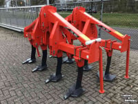 Deep subsoiler Kuhn DC 301 (voorzetwoeler)
