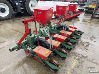 Vegetable- / Precision-seed drill Accord 6 rij bietenzaaimachine met granulaat strooier