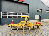Cultivator Rumptstad Cultivator met kooirol en hydraulische hefinrichting