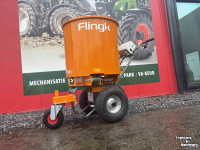 Sawdust spreader for boxes Flingk SE250