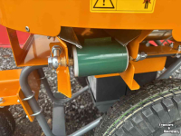Sawdust spreader for boxes Flingk SE250