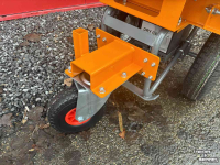 Sawdust spreader for boxes Flingk SE250