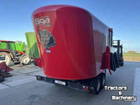 Vertical feed mixer Peecon Biga VME-240 Voermengwagen