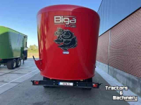 Vertical feed mixer Peecon Biga VME-240 Voermengwagen