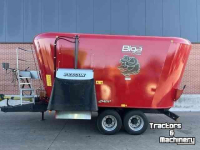 Vertical feed mixer Peecon Biga VME-240 Voermengwagen