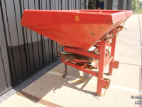 Fertilizer spreader Lely L1250/L1500 kunstmeststrooier met enkele strooischijf