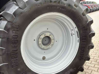 Tractor Massey Ferguson MF 6715S Dyna-VT Efficient