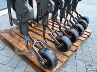 Inter-row cultivator  Elco frontschoffel met hefmast