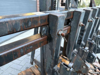Inter-row cultivator  Elco frontschoffel met hefmast