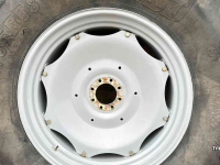 Wheels, Tyres, Rims & Dual spacers BKT 520/85R38 90%
