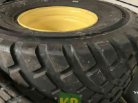Wheels, Tyres, Rims & Dual spacers Nokian 560/60r22.5 + 650/65R30.5 Country King 176D TL l