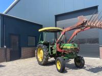 Tractor John Deere 1130 met voorlader en 1040 - beide 2wd en kenteken fendt ford international
