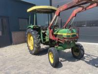 Tractor John Deere 1130 met voorlader en 1040 - beide 2wd en kenteken fendt ford international