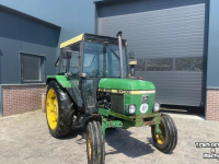 Tractor John Deere 1130 met voorlader en 1040 - beide 2wd en kenteken fendt ford international