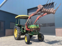 Tractor John Deere 1130 met voorlader en 1040 - beide 2wd en kenteken fendt ford international