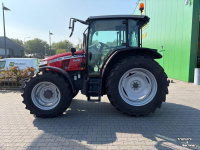 Tractor Massey Ferguson 5711M