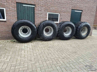 Wheels, Tyres, Rims & Dual spacers Vredestein Vredestein 650/50R22.5 banden op velg. Dumper/kieper/ladewagen.