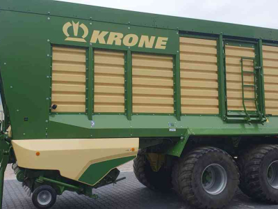 Self-loading wagon Krone MX370GL