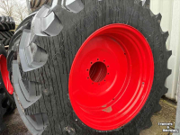 Wheels, Tyres, Rims & Dual spacers  Trelleborg VF710/60R42 op velg 10 gats