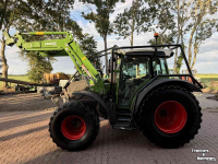 Tractor Fendt 211 Vario met bosbouwbescherming / forestry protection