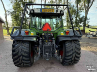 Tractor Fendt 211 Vario met bosbouwbescherming / forestry protection