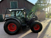Tractor Fendt 211 Vario met bosbouwbescherming / forestry protection