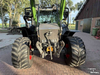 Tractor Fendt 211 Vario met bosbouwbescherming / forestry protection