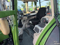 Tractor Fendt 211 Vario met bosbouwbescherming / forestry protection