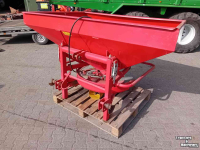 Fertilizer spreader Lely 2010 kunstmeststrooier