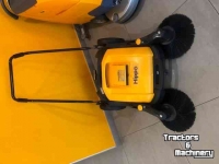 Sweepers and vacuum sweepers  Hippo MS50FP Veegmachine Sweeper 55L
