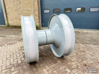 Wheels, Tyres, Rims & Dual spacers Titan W10AR54 VELGEN