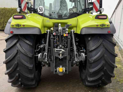 Tractor Claas Arion 570 Night Edition