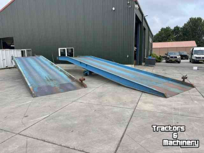 Other transport and industrial equipment and accessories  storax oprijbrug laadbrug 10 ton