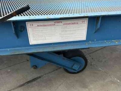 Other transport and industrial equipment and accessories  storax oprijbrug laadbrug 10 ton