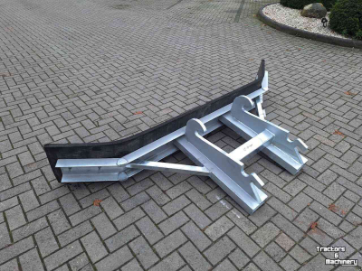 Rubber yard scraper  Heavy-Duty CW30 rubberschuif 255 cm / modderschuif / wegenschuif