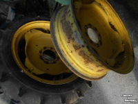 Wheels, Tyres, Rims & Dual spacers John Deere 9-28