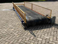 Conveyor  Transportband met bunker op frame