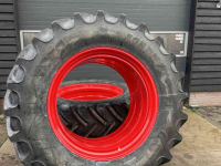 Wheels, Tyres, Rims & Dual spacers  Dubbellucht 520/85R46  naast  710/70R42