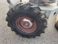 Other livestock equipment and accessories  Sweep roosterschuif