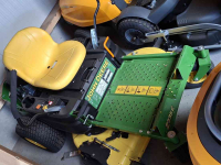 Ride-on mower John Deere DIV. ZITMAAIERS GEBRUIKT
