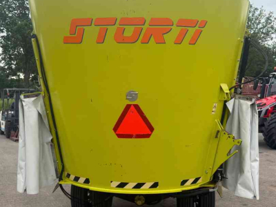Feed mixer Storti Dunker T2 180 voermengwagen achterlossend